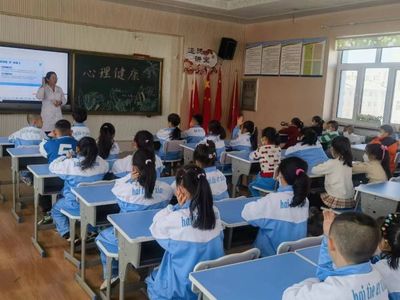 海拉爾區衛生健康委深入推進新時代文明實踐志愿服務，擦亮健康咨詢服務品牌